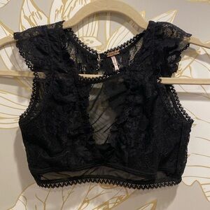 Sexy top with petal shoulders